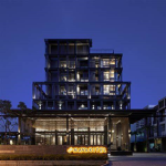 -Apple Hotel-