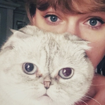 –>Taylor Swift<–