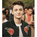 Noah schnapp crew