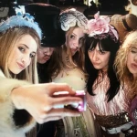 Glitz And Glam ! Group Thumbnail