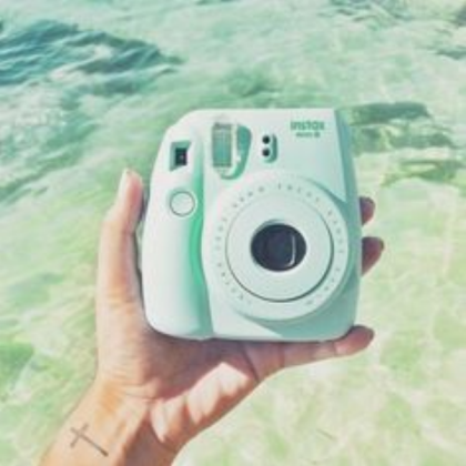 Pastel Green Camera W/ Ocean Roblox decal