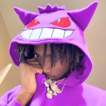 >_<