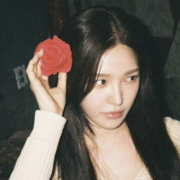 •. ❀
