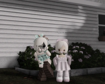 と TwentyTwo と Roblox group icon