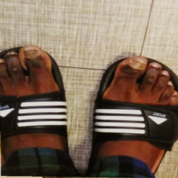 nacket foot in sandals obby