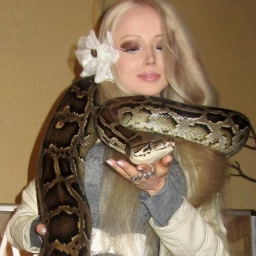 ♱