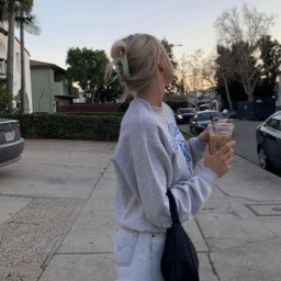 <33