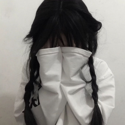 aesthetic girl with white hoodie Roblox decal