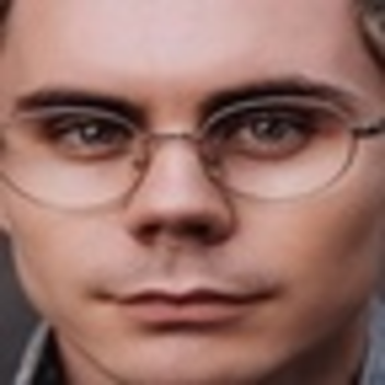  УМНЫЙ ЯН В ОЧКАХ (ХОРРОР)