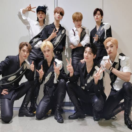 StrayKids everywhere even at the mac broo (UPDATE) screenshot 1