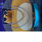 Monki eat banana