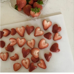 любимая клубничка 🍓 icon