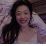 sulli>< Group Thumbnail