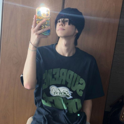 >ᴗ< icon