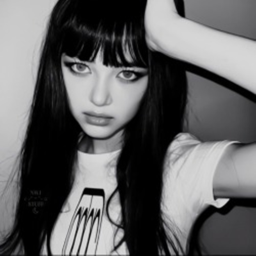 ✦