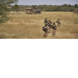 Militaire en construction
