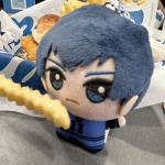 Isagi eating fry