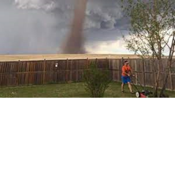 no se simplemente intenta sobrevivir a tornados xd