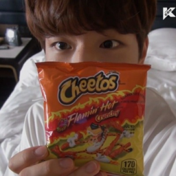 i love seungmin (and cheetos)