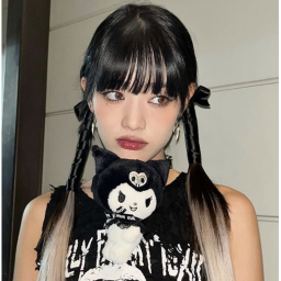-`♡´-