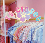 -* Ts closet! -*