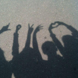 ♡ ᴄᴏɴғᴜsᴇᴅ ᴛᴇᴇɴs ʜᴀɴɢᴏᴜᴛ. ♡