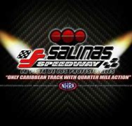 Salina speedway roblox (2 new cars & graphic fix!) screenshot 3