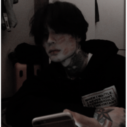 ✘