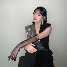𝐌𝐨𝐦𝐨