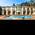 Ariana Grande's House Beverly Hills !