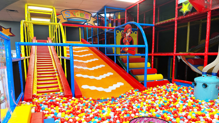 🏰Bounce Castle Playground Roleplay🏰 screenshot 1