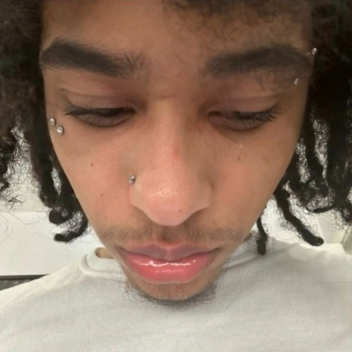 -`♡´-