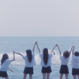 ⋆｡°✩