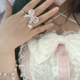 -`♡´-