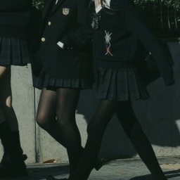 ♔