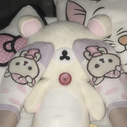 ฅ^>⩊<^ ฅ