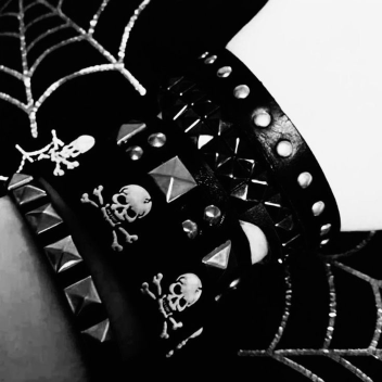 ⁑