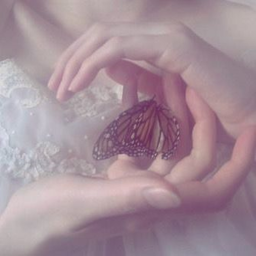 ❁