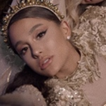 Ariana Grande ♡