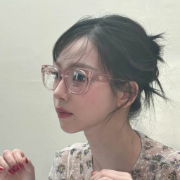 ❀