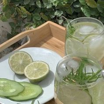 𝐟𝐨𝐥𝐥𝐨𝐰