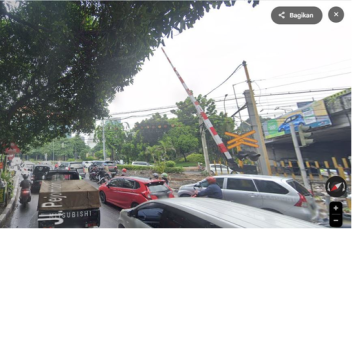 Perlintasan kereta Pejompongan