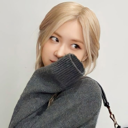 -`♡´-