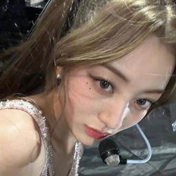 ✰