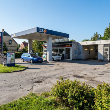 Q8 gas station