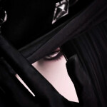 ──── †♱† ────