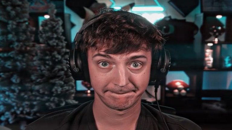 Wait in Line to Get a Low Taper Fade! screenshot 2