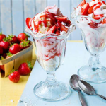 Strxwberry Sundaes