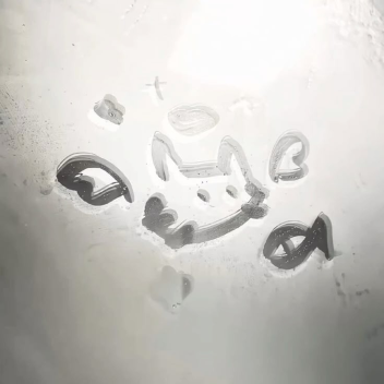 <3
