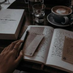 📜